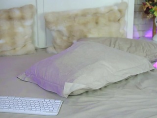 Emilly Bronte live cam