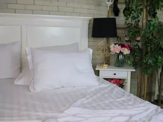 Emilly Bronte's Live Sex Cam Show
