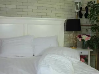 Emilly Bronte's Live Sex Cam Show