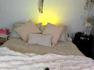 Live webcam model ahinoaa on Soda Cams