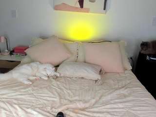 ahinoaa's CamSoda show and profile