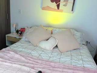 Live webcam model ahinoaa on Soda Cams