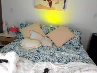 ahinoaa's CamSoda show and profile