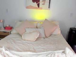 Live webcam model ahinoaa on Soda Cams