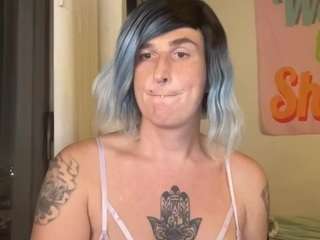 divadivina Live Webcam on CamSoda