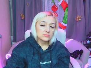 karmenhiron Live Webcam on CamSoda