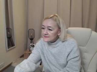 karmenhiron Live Webcam on CamSoda