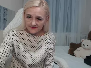karmenhiron's Live Sex Cam Show