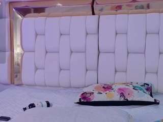 sexysistter's CamSoda show and profile