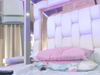 sexysistter Live Webcam on CamSoda