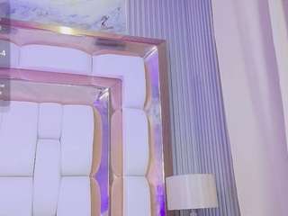 sexysistter Live Webcam on CamSoda