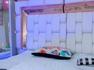 kendall's Live Sex Cam Show
