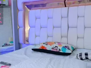 kendall's Live Sex Cam Show