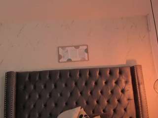 kim-blane's CamSoda show and profile