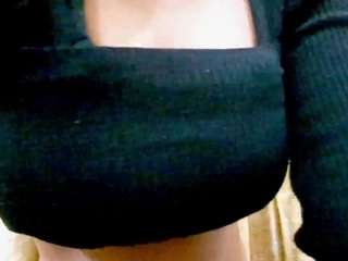 nidhilove's CamSoda show and profile