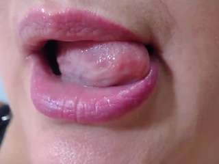 erika-lois webcam model