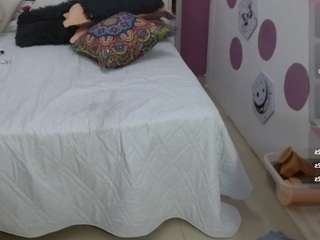 erika-lois's live room