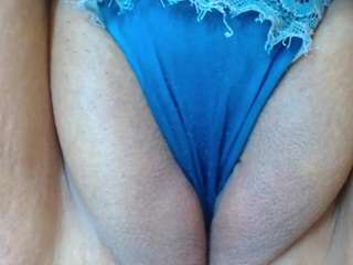 erika-lois live cam preview