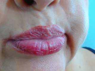 erika-lois live cam preview
