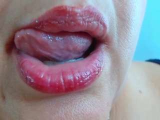erika-lois live cam preview