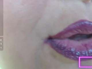 erika-lois live cam preview