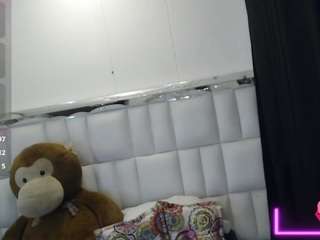 erika-lois live cam preview