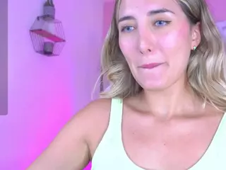 Isabella Spring's Live Sex Cam Show