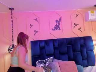 beauty-milf webcam model