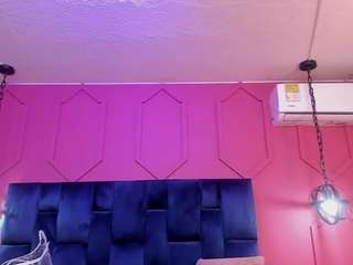 beauty-milf Live Webcam on CamSoda