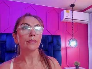 beauty-milf webcam