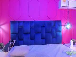 beauty-milf's CamSoda show and profile