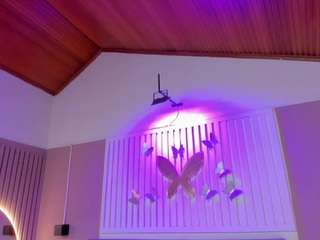 beauty-milf, female webcam model,  years old, on live webcam