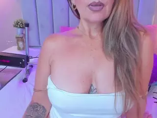 beauty-milf's Live Sex Cam Show
