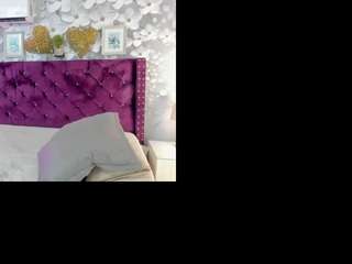 sophy-milf Live Webcam on CamSoda