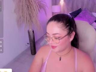 emmy-walker from CamSoda is Freechat