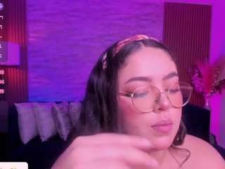 emmy-walker Live Webcam on {site_name}