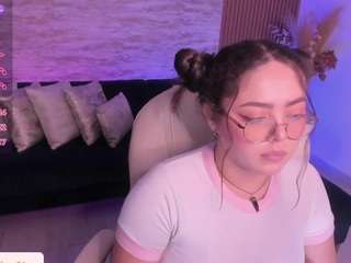 emmy-walker Live Webcam on {site_name}