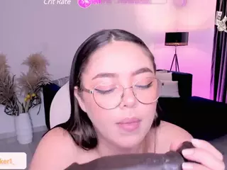 emmy-walker's Live Sex Cam Show