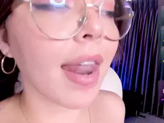 emmy-walker's Live Sex Cam Show