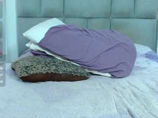 camiila-1 Live Webcam on CamSoda