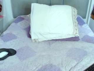 camiila-1 Live Webcam on CamSoda