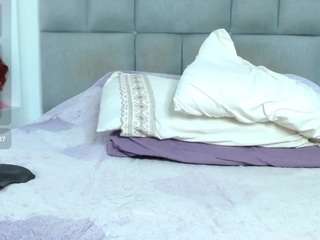 camiila-1 Live Webcam on CamSoda