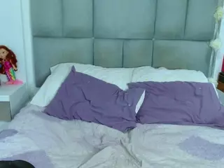 camiila-1's Live Sex Cam Show
