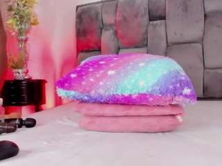 ashantie-millerk webcam model
