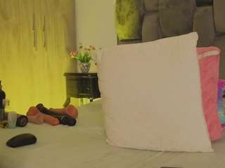 ashantie-millerk webcam