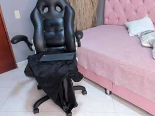 evelyn-222 Live Webcam on CamSoda