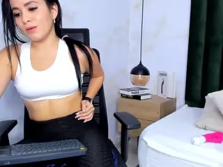 evelyn-222's Live Sex Cam Show