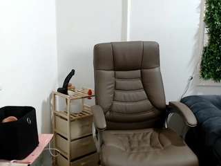 denisse-hot-milf from camsoda