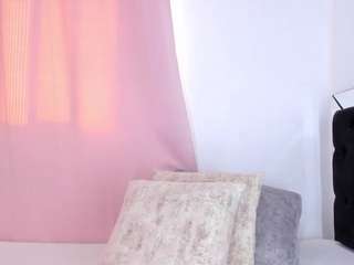 april-adamson Live Webcam on CamSoda