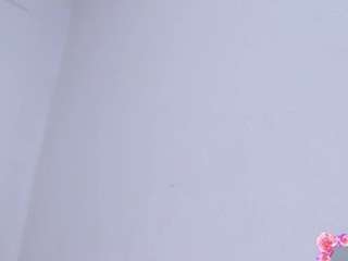 april-adamson's CamSoda show and profile